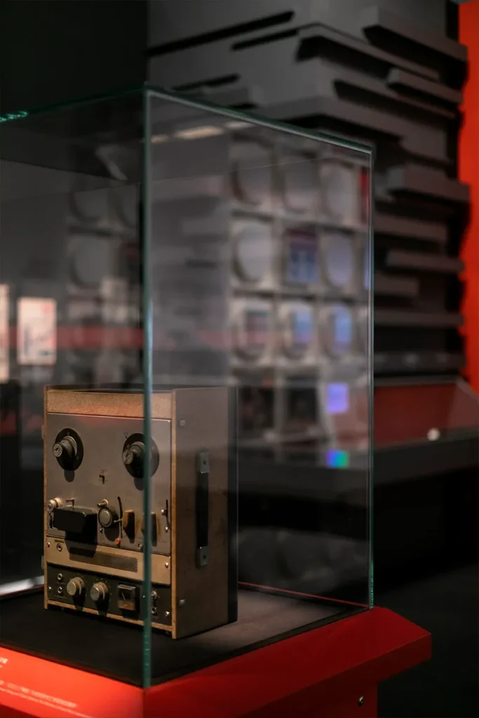 Display showcasing a vintage sound system, part of the 'Hong Kong Pop 60+' exhibit at the Hong Kong Heritage Museum, celebrating the golden era of local pop culture.